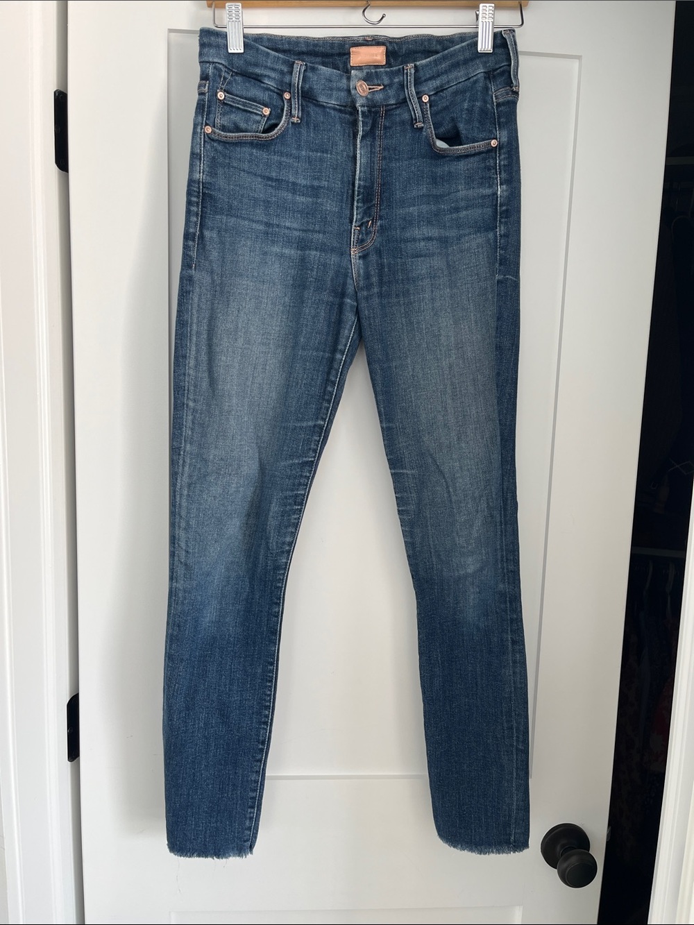 MOTHER Looker Ankle Fray Classic Mid-Rise Slim Straight Blue Jeans